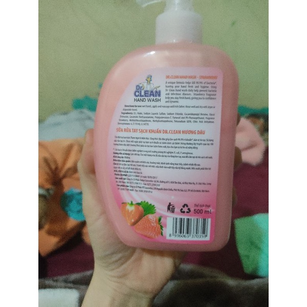 Nước rửa tay,nước rửa tay kháng khuẩn dưỡng da Dr.Clean hương dâu chai 500ml có vòi