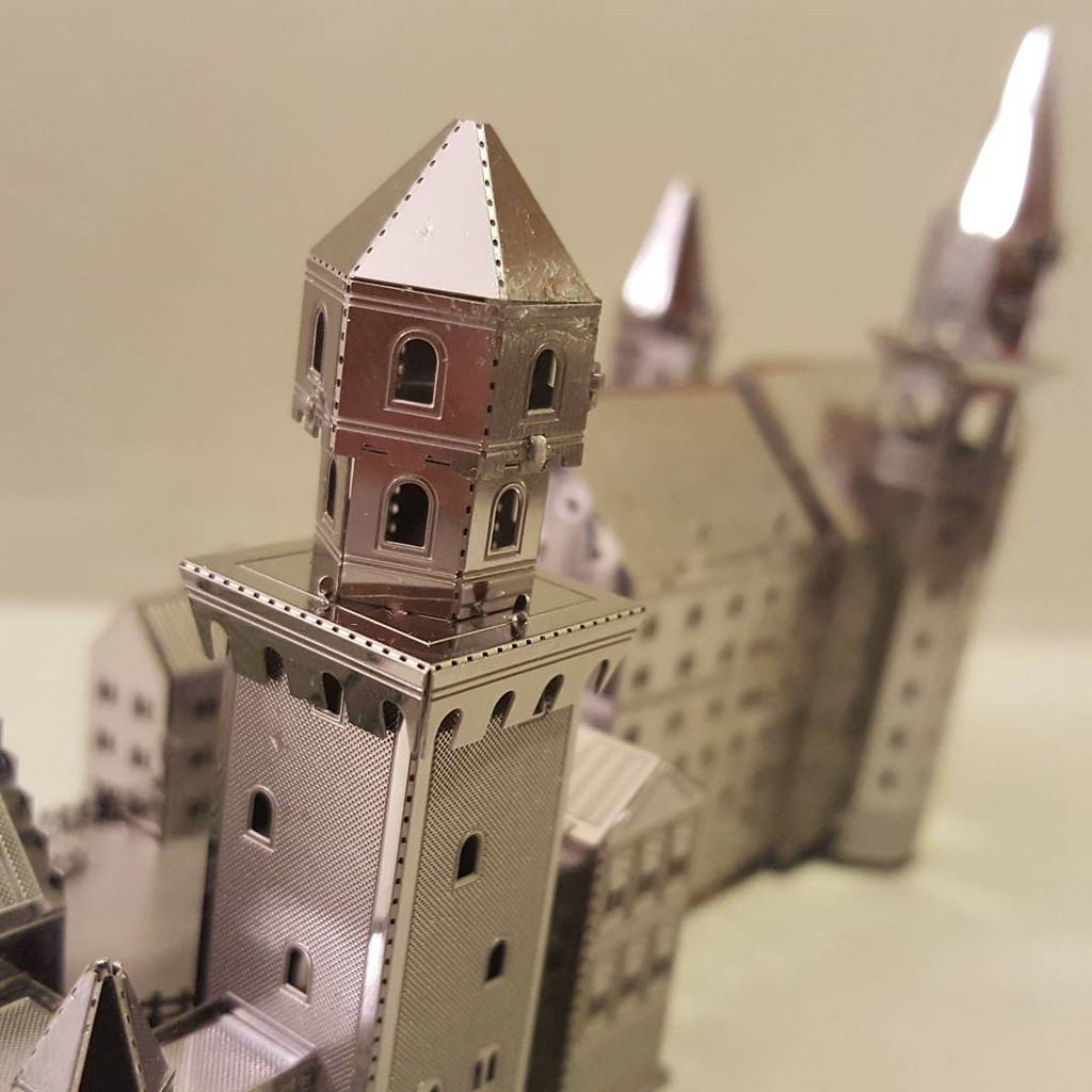 Mô hình 3D kim loại lắp ráp Lâu đài Neuschwanstein Đức [Chưa lắp]