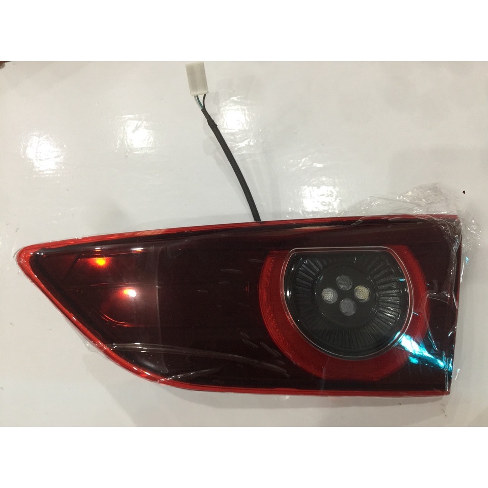 Đèn hậu miếng trong bên phụ Mazda 3 2020 Đèn hậu miếng trong bên phải Mazda 3 2020