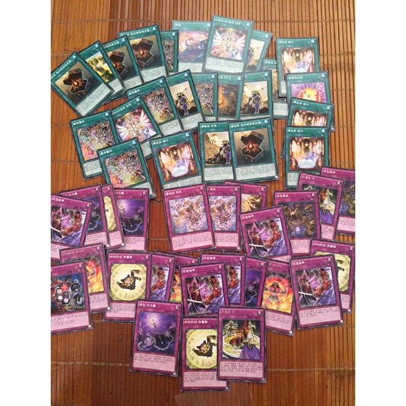 Thẻ bài yugioh: Bán lẻ bài trong hộp DUEA và SHVI