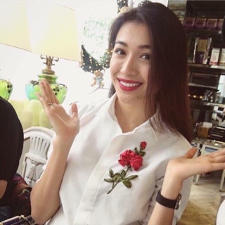 Áo sơ mi thêu  hoa hồng