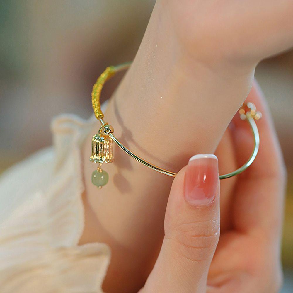 Vòng Đeo Tay Họa Tiết Hoa Thời Trang Vintage Sang Trọng Cho Nữ