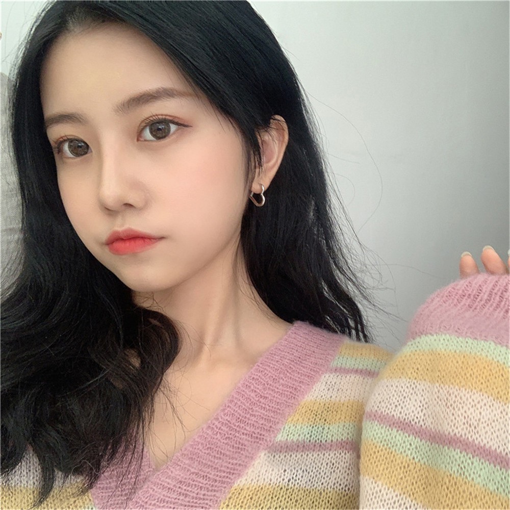 Khuyên tai bằng kim loại hình trái tim thiết kế thời trang cho nữ