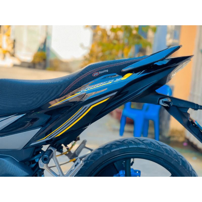 Tem rời Winner X xám xi măng phối  light vàng đen