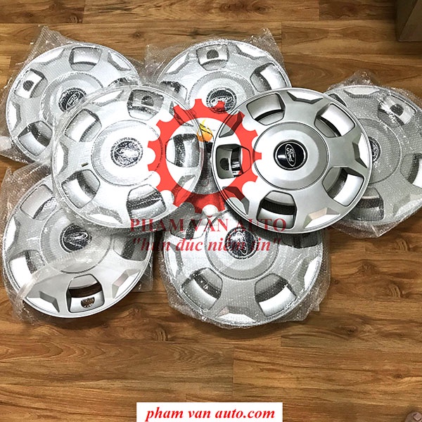 Ốp lazang Ford Transit hàng chất lượng cao