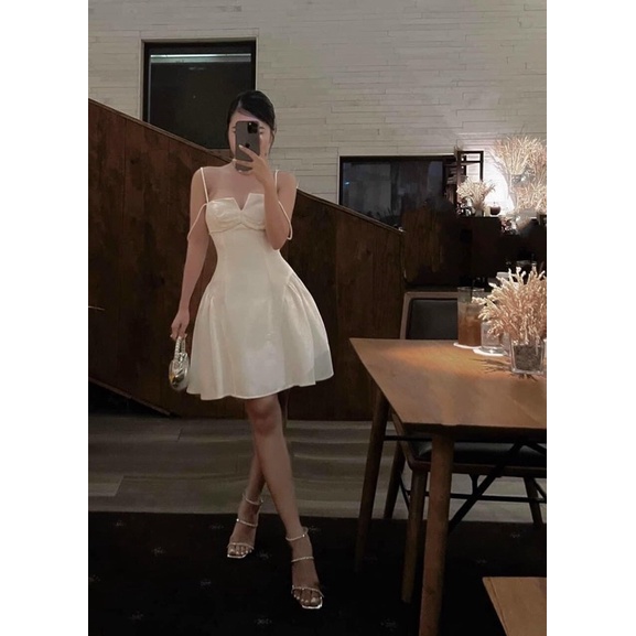 ĐẦM 2S TRẮNG CÚP XẺ NGỰC VIỀN NGỰC CƯỜM (Ảnh thật)