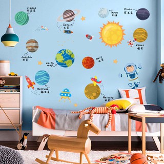 decal dán tường bé khám phá hệ mặt trời