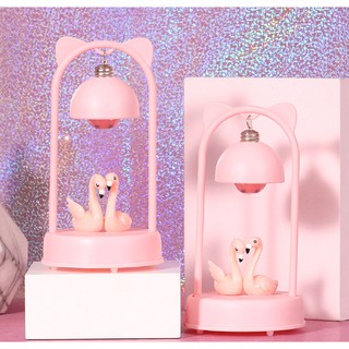 Đèn trang trí thiên nga hồng cho góc học tập lung linh