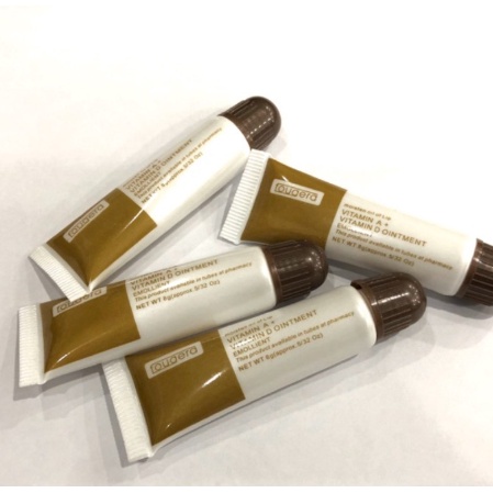 Dưỡng mày môi vitamin AD