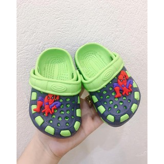 Sục siêu nhân cho bé trai siêu nhẹ