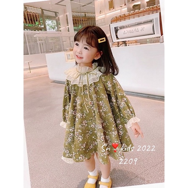 Váy nhung xanh hoa nhí cho bé