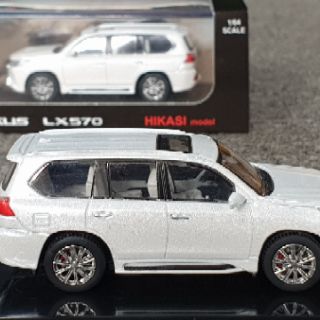 Xe Mô Hình Lexus LX570 1:64 HIKASI ( Đen )