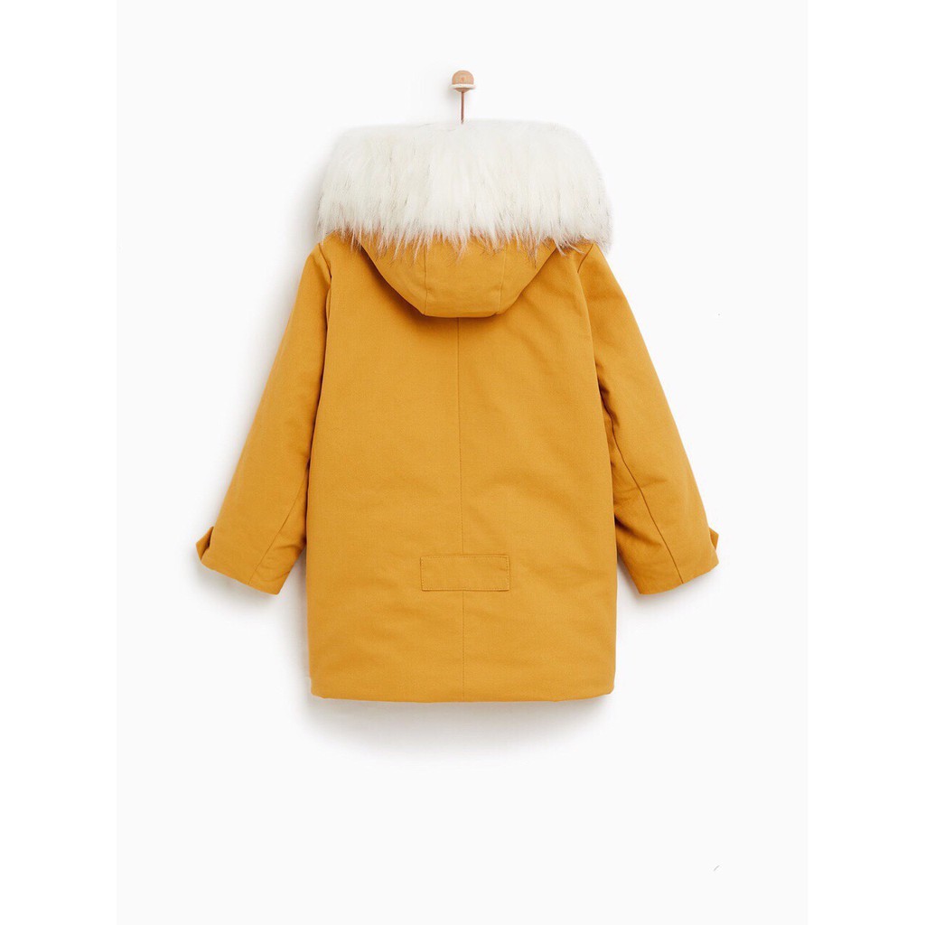 Áo phao ZARA màu vàng cho mẹ và bé