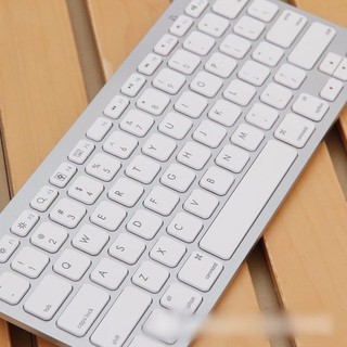 Bàn phím kết nối Bluetooth với công nghệ Wireless có thể kết nối điện thoại UP10101