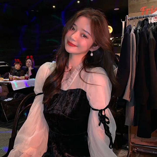 Đầm xòe đen tay nơ, hàng quãng châu có sẵn