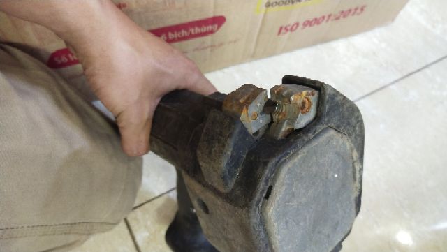 Thanh lý Thân máy cắt tiren pin Nhật bãi