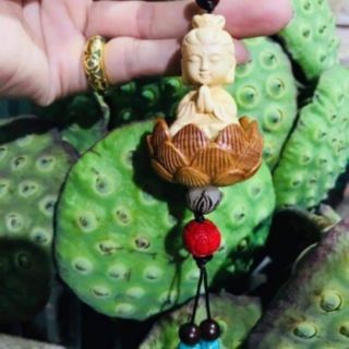 Phật ngự đài sen!