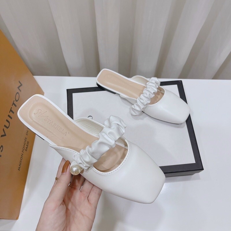Sục bánh bèo sục quai nhún đính ngọc sang chảnh.