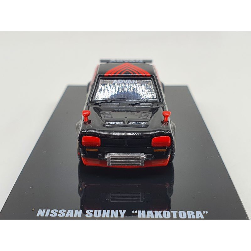 Xe Mô Hình Nissan Sunny Pickup Truck &quot;Hakotora&quot; &quot;Advan&quot; Concept Livery 1:64 Inno Models ( Đỏ Đen )