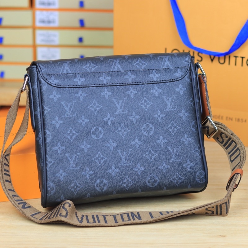Túi đeo chéo nam M45628 chất liệu da mềm không nhăn size 25x23x6cm Fullbox
