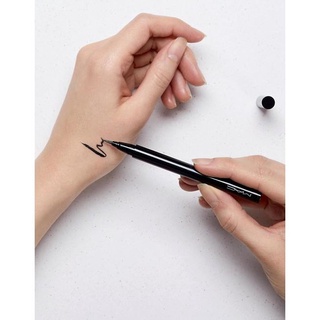 Kẻ Mắt Nước MAC Brushstroke [  Hàng  Chính  Hãng  ]