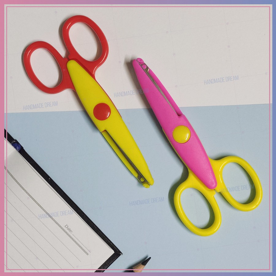 Kéo răng cưa cắt giấy trang trí