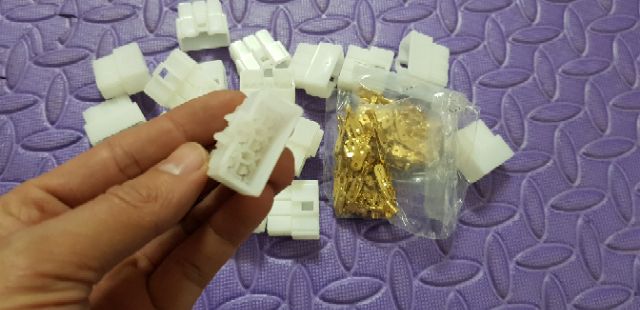 Giắc nhựa 6 chân kèm cốt đồng lắp ổ khóa điện ô tô