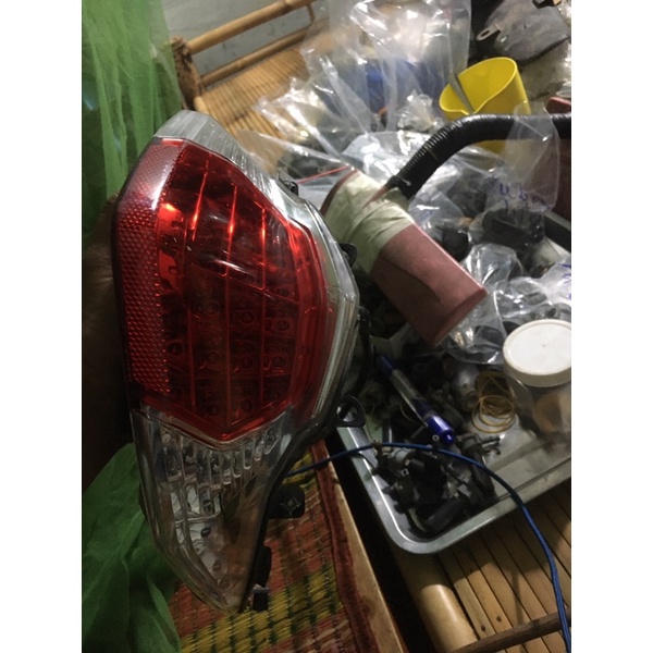 Pha đèn sau atila victory