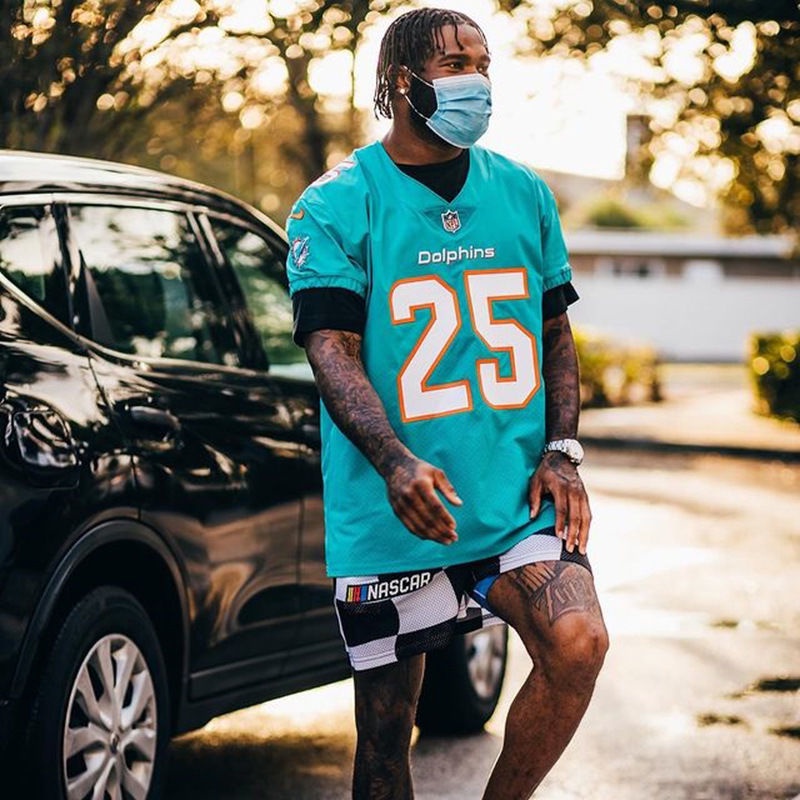 Quần Short Thể Thao Kẻ Sọc Trắng Đen Phối Màu Phong Cách Hip Hop Đường Phố Cho Nam Và Nữ