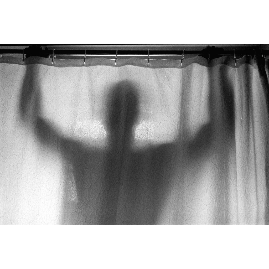 Phim Kosmo Foto Agent Shadow ISO 400, Đen Trắng B&W, 135/35mm x 36 Kiểu, In Date Cho Máy Chụp Ảnh Film - LIIQ Flash