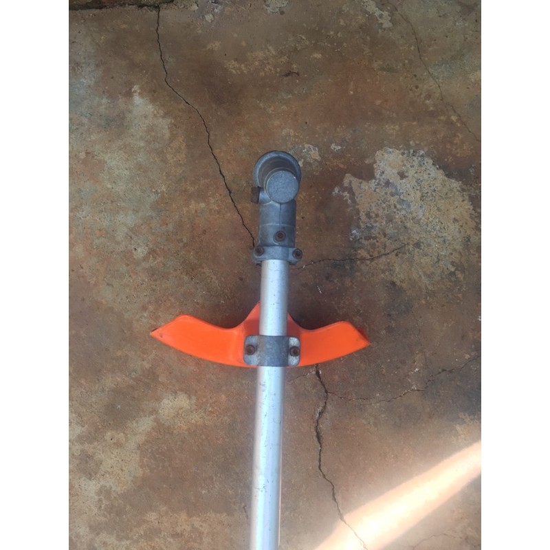 Máy cắt cỏ nhật bãi