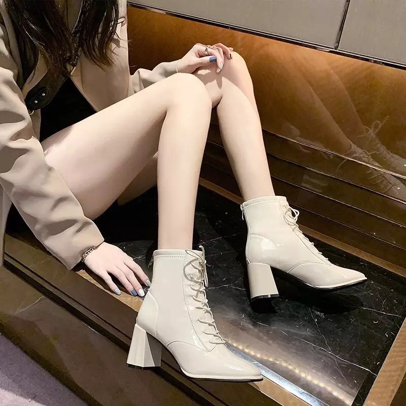 Giày Boot Nữ Da Bóng Gót 7 phân Dây Trước Phối Khóa Sau Tiện Lợi