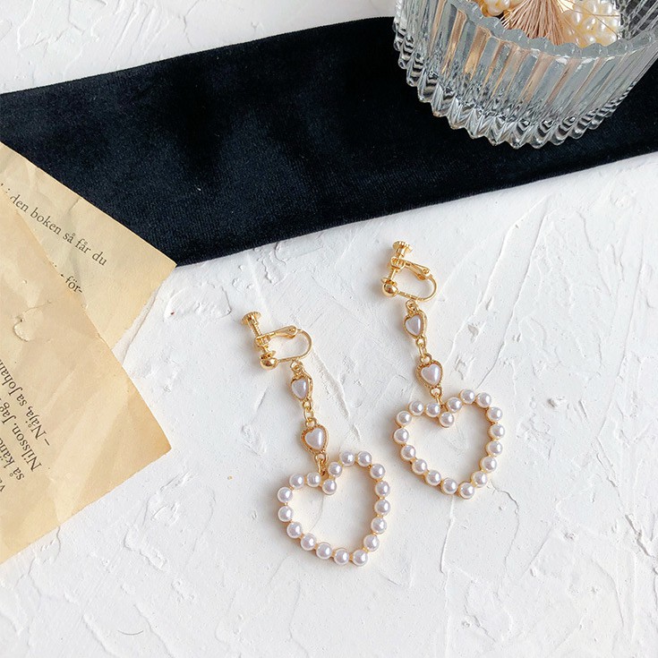 Khuyên tai kẹp không bấm lỗ chốt điều chỉnh K075 bằng hợp kim mạ vàng hình trái tim đính hạt trai bigsize dáng dài Leous