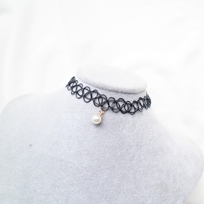 Vòng Cổ Choker Màu Đen Co Giãn Đính Hạt Ngọc Trai Hình Mặt Trăng Ngôi Sao