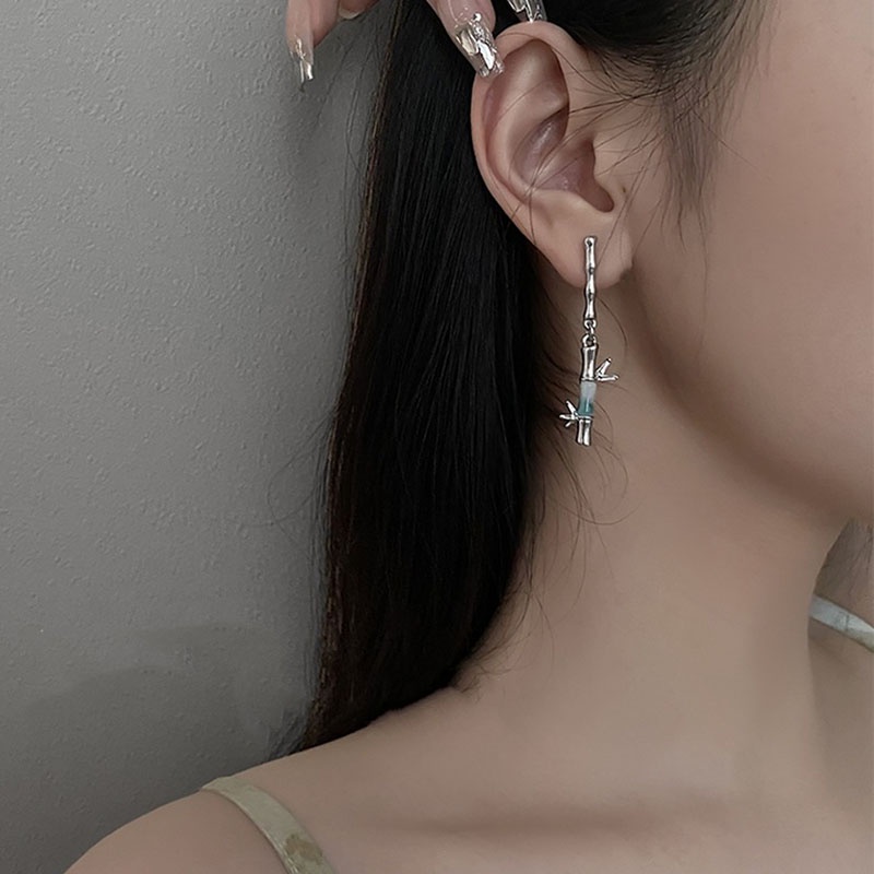 Khuyên Tai Kim Loại Thiết Kế Không Đối Xứng Phong Cách Trung Hoa