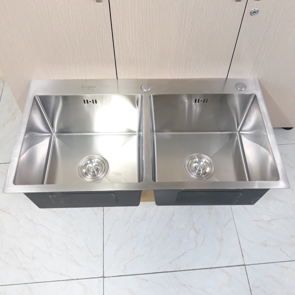 [Mẫu Mới 2022] Chậu rửa chén bát 2 hố cân Inox 304 cao cấp màu Trắng Mờ, chống mùi, dễ dàng vệ sinh - Kích thước 85x42cm