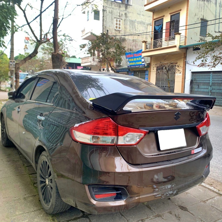 Đuôi Gió Thể Thao Suzuki Ciaz Mẫu Đuôi Gió Độ Thể Thao Có Đèn