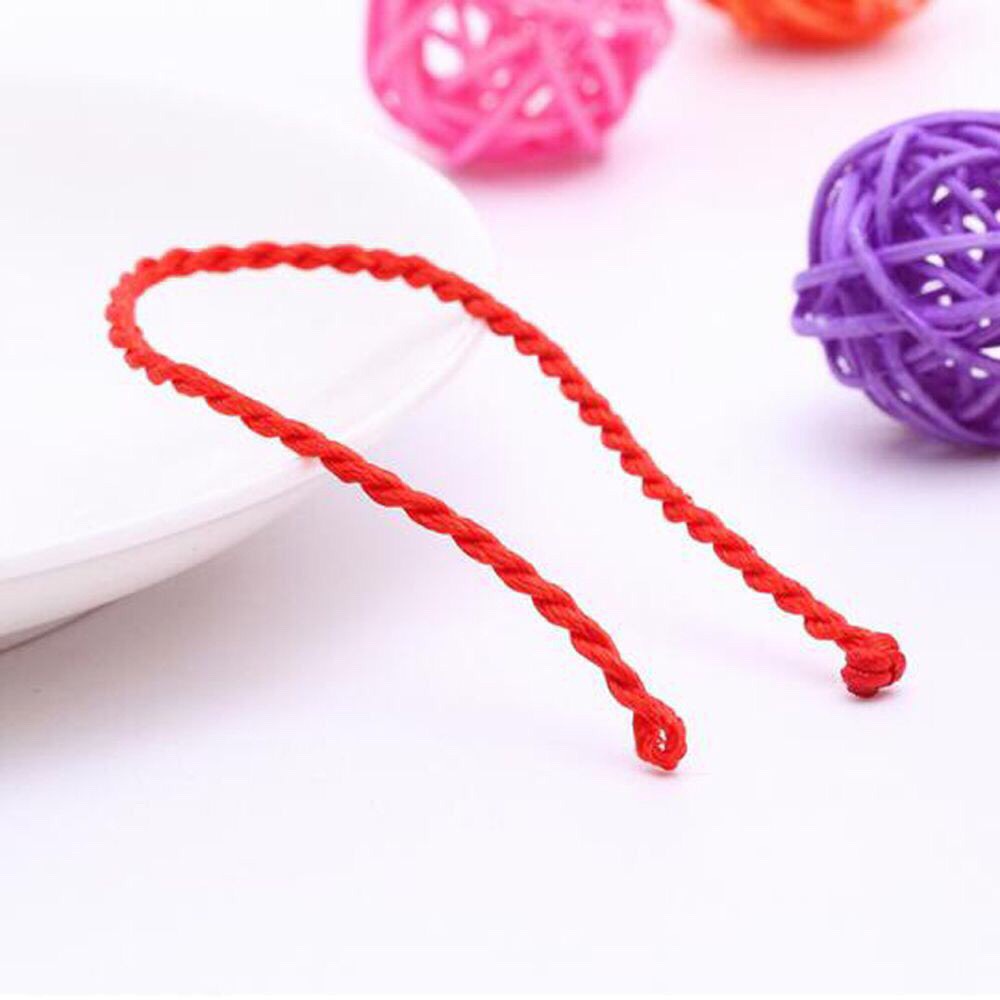 Vòng tay dây chỉ đỏ may mắn