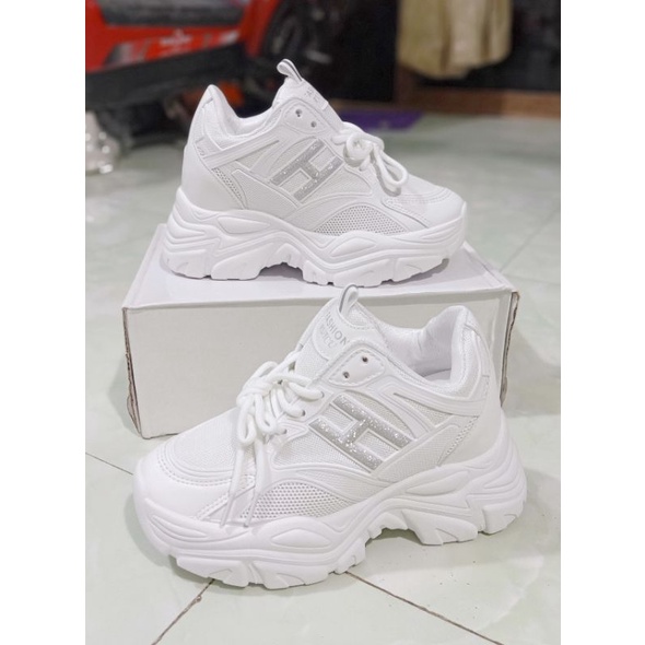 Giầy thể thao nâng đế chữ H 9phan