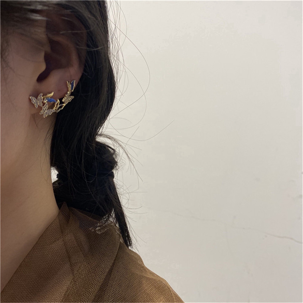 Đôi bông tai mặt hình bướm đính đá thời trang