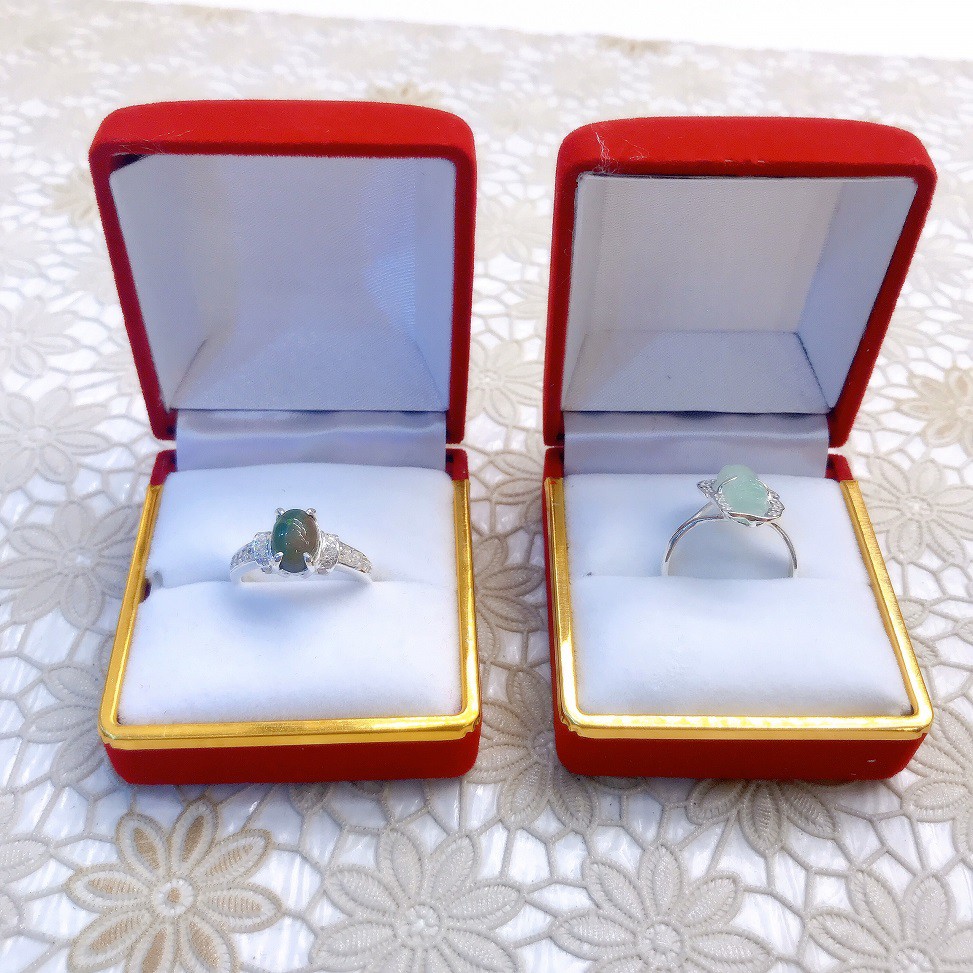 Hộp nhẫn nhung hình vuông