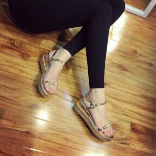 Sandal xuồng Louboutin cao cấp