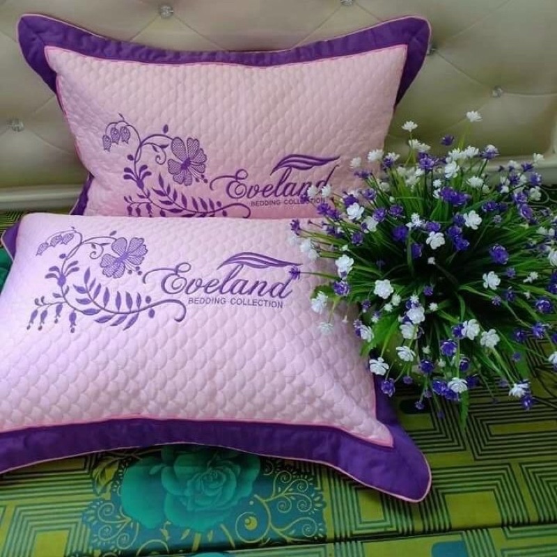 Đôi Vỏ Gối sateen màu thêu hoa Bốn Mùa Bedding, Kích thước 45x65cm, chất liệu poly sateen bền đẹp, mặt trần bông,có khoá