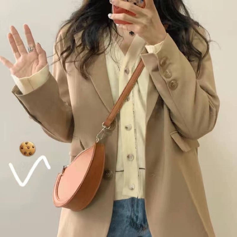 Blazer có đệm vai dáng suông form xinh phong cách thanh lịch | BigBuy360 - bigbuy360.vn