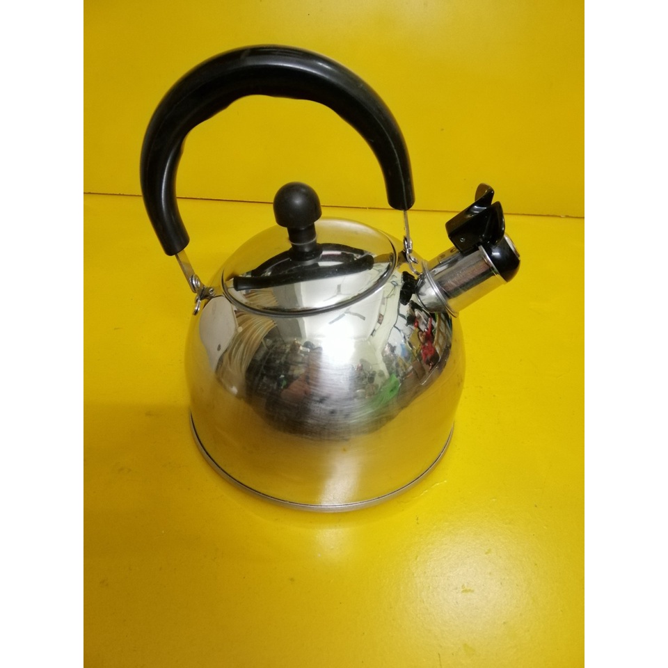 Ấm inox có còi hú nội địa Nhật (2L) (mã 862), Dùng được bếp từ