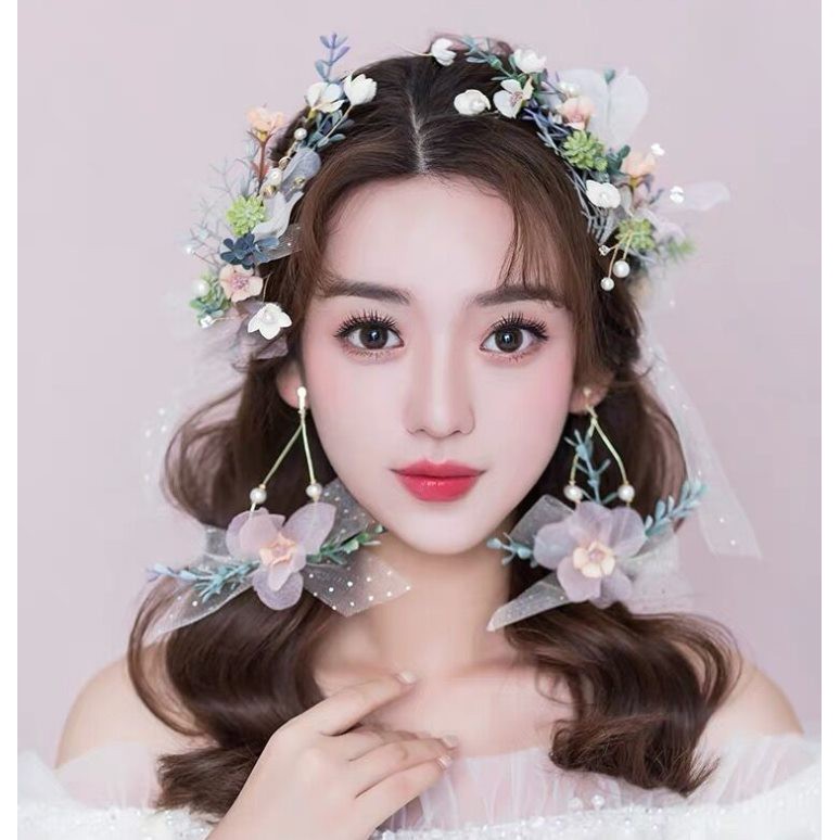 Bộ gồm 2 cài hoa siêu xinh kèm bông tai. Giá chỉ 135k