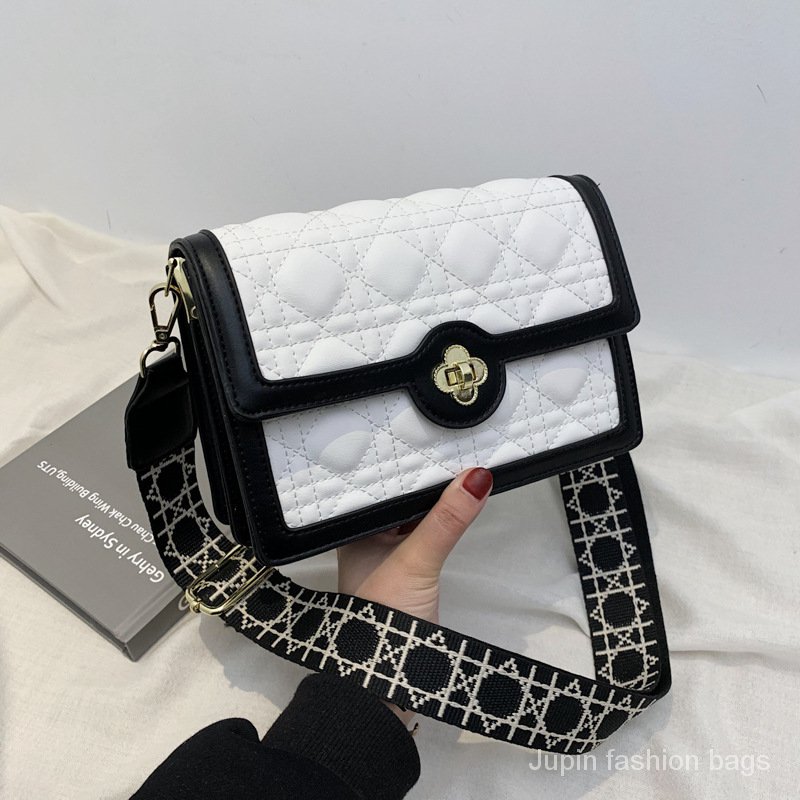 Western Style Rhombus Embroidered Shoulder Small Square Bag2021Net Red FashioninsRetro Europe and America Crossbody Bag Women