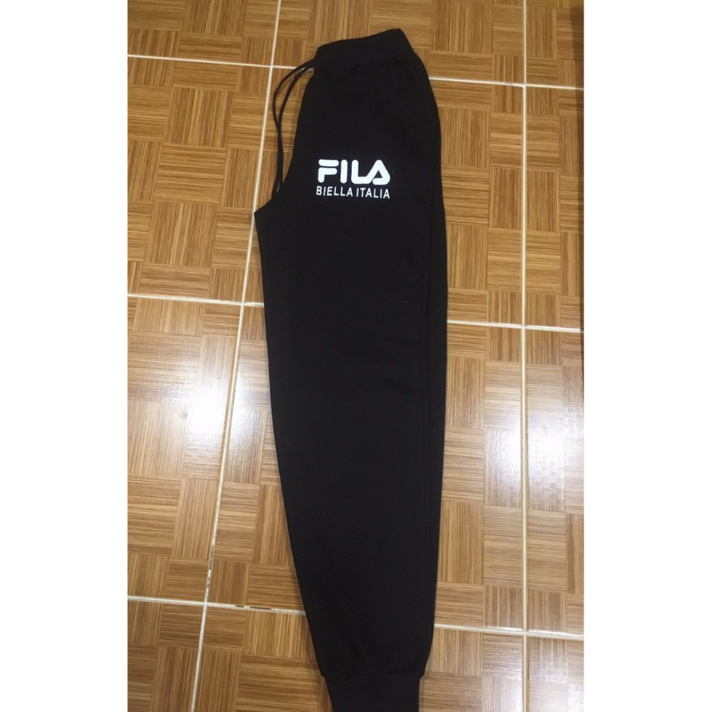 Quần thể thao nam nữ Fila kem hình thât | BigBuy360 - bigbuy360.vn