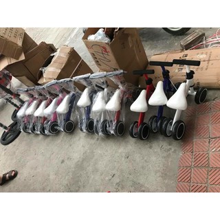 xe cân bằng cho bé