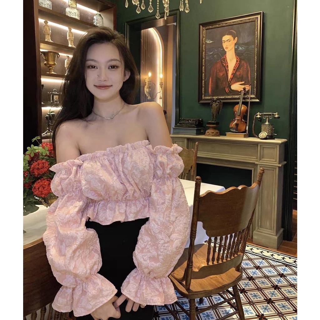 Áo trễ vai hoa gấm bánh bèo  Croptop hở vai tay bồng bèo nhún, Áo hở vai đi biển tay dài gấm xốp Kem.Studio